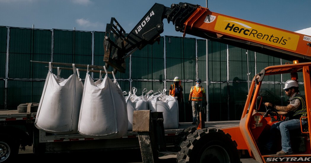 Cleanup of Rotting Food at L.A. Warehouse Took Too Long, Residents Say