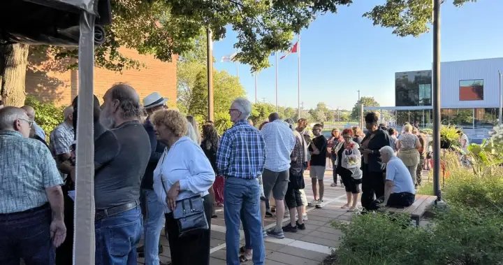 Repeated flooding, few answers drive Montreal West Island residents to demand action – Montreal