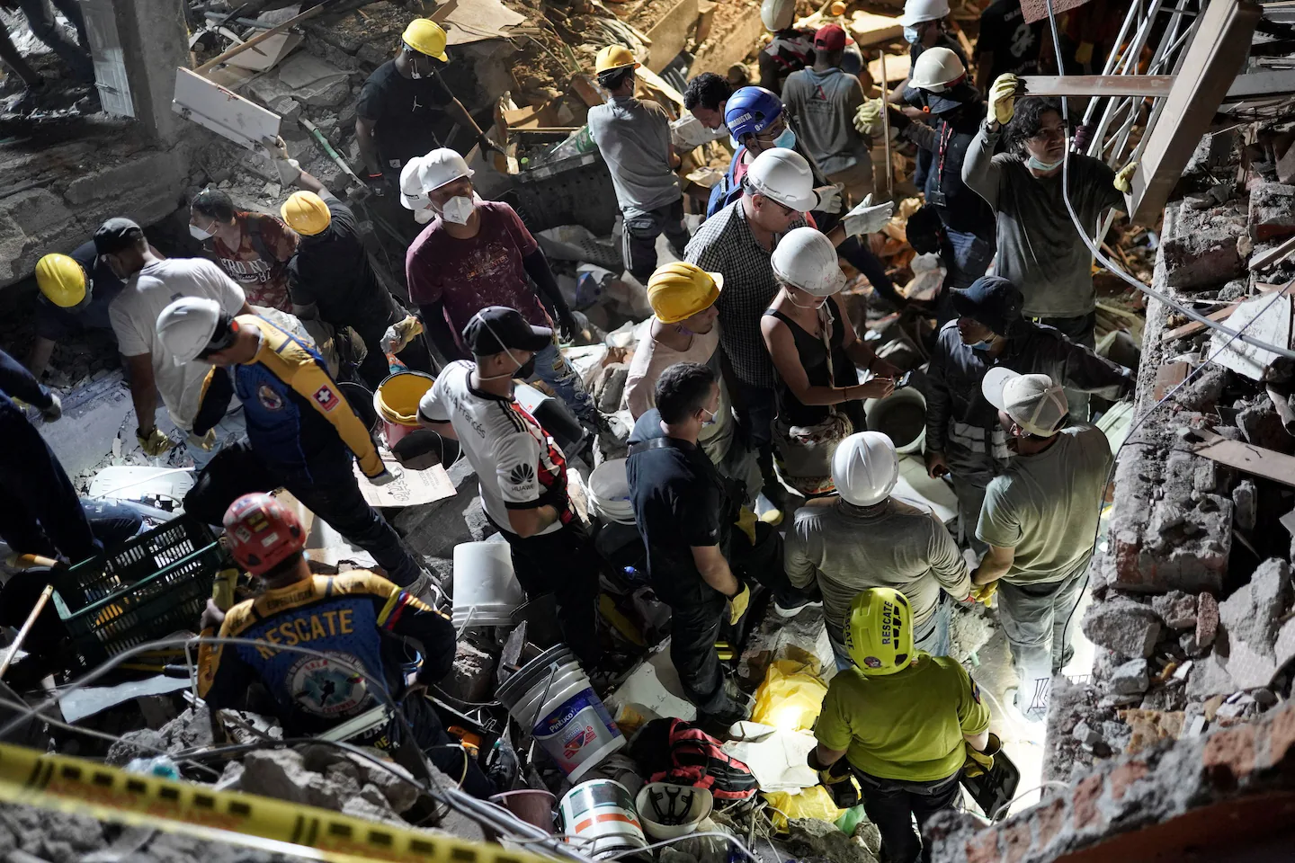 Colombia rescuers scramble to find survivors as earthquake death toll rises