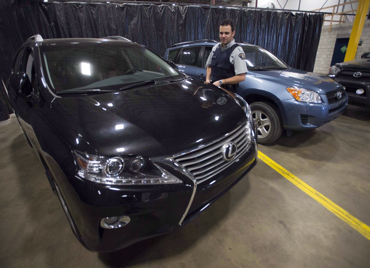 Auto thefts continue downward trend across Canada, new report shows