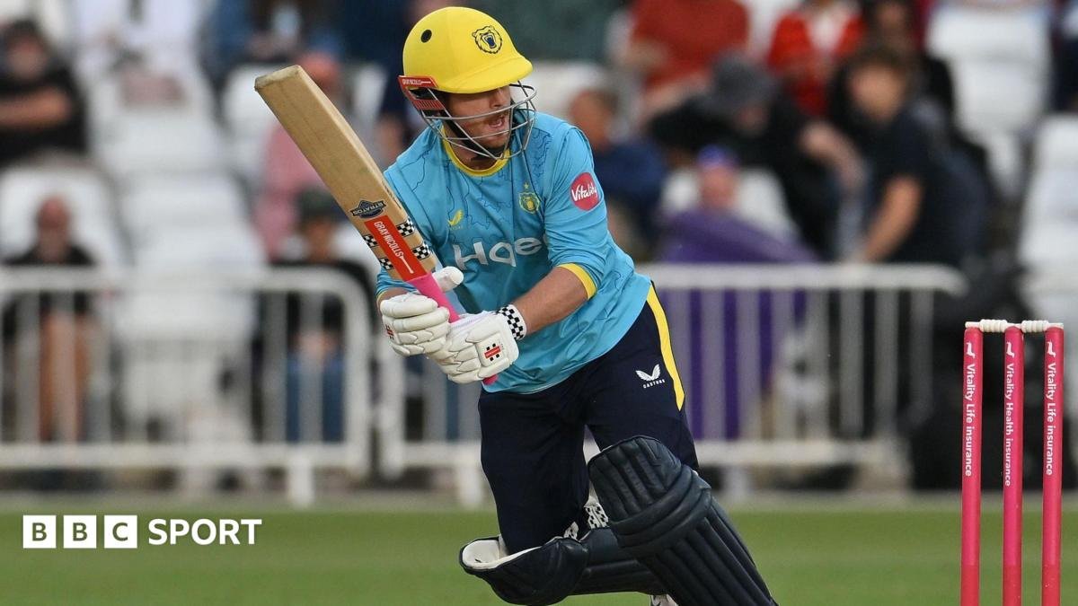 Alex Davies admits he ‘owed runs’ after Warwickshire to victory