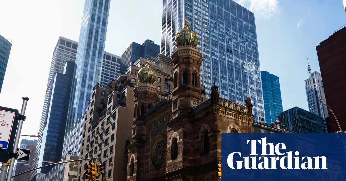 New York City man charged with hate crimes after alleged synagogue assault | New York