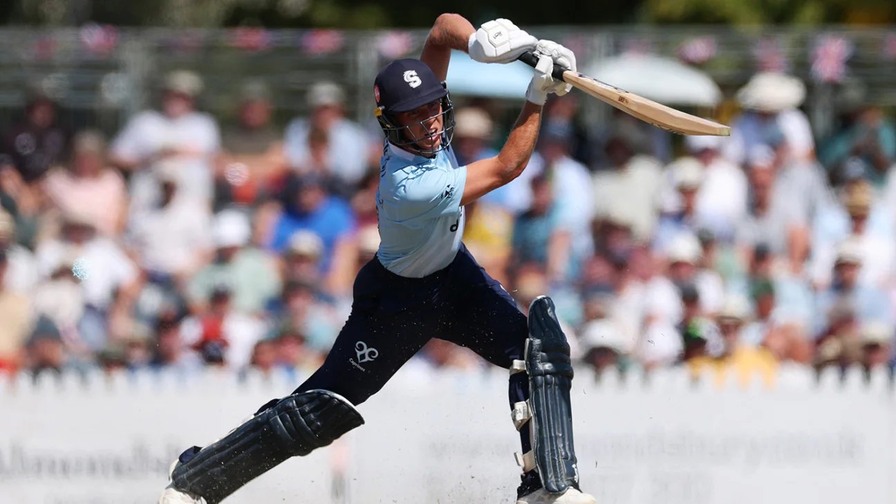 Joseph Eckland's nerveless 68 carries Gloucestershire to victory