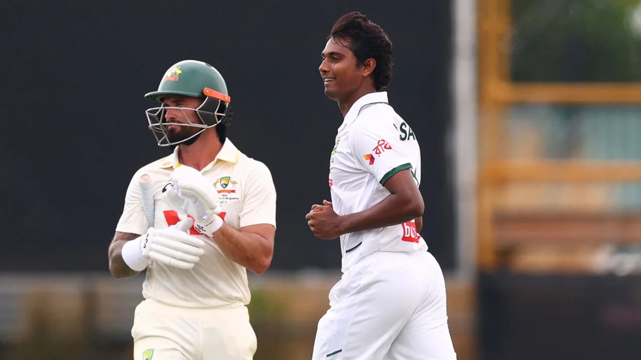 Australia news – Jake Weatherald dropped, Matt Renshaw called up for second Test against Bangladesh