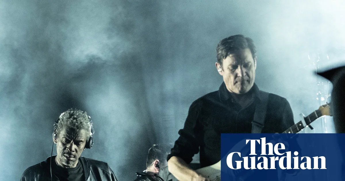 Massive Attack speak about ‘surreal experience’ of being banned from Singapore over Palestinian flag | Massive Attack