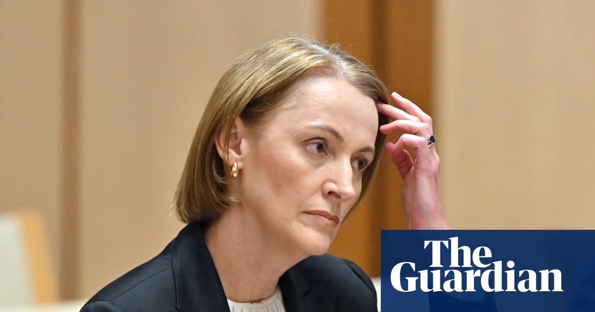 Telstra CEO gets $700,000 pay rise to $6.8m despite Australia-wide outage | Telstra