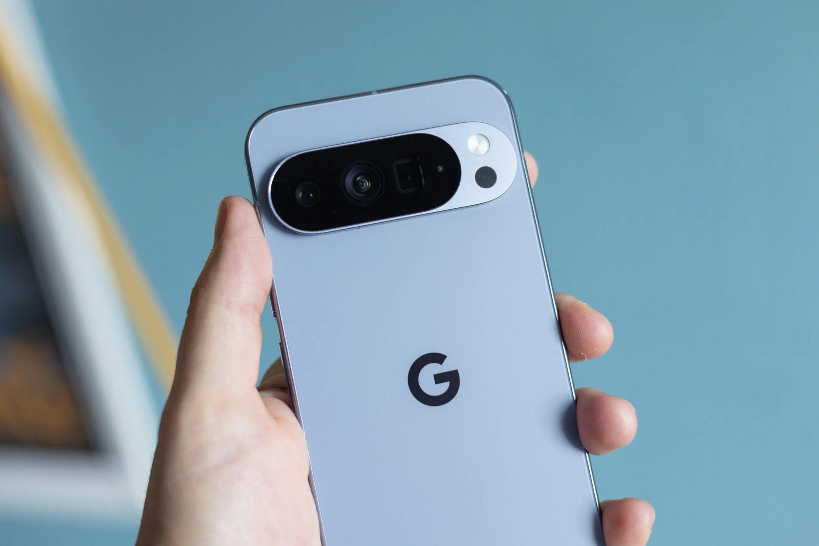 Pixel 11 Leak Shows a New HiLight LED Light on the Back of the Phone