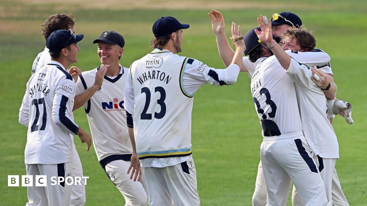 County Championship: Yorkshire beat Hampshire by 39 runs at Southampton