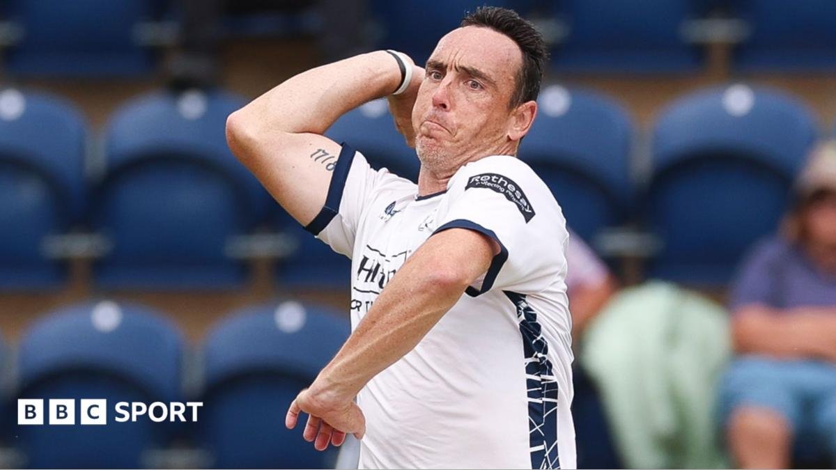 County Championship: Hampshire held up by rain against Glamorgan