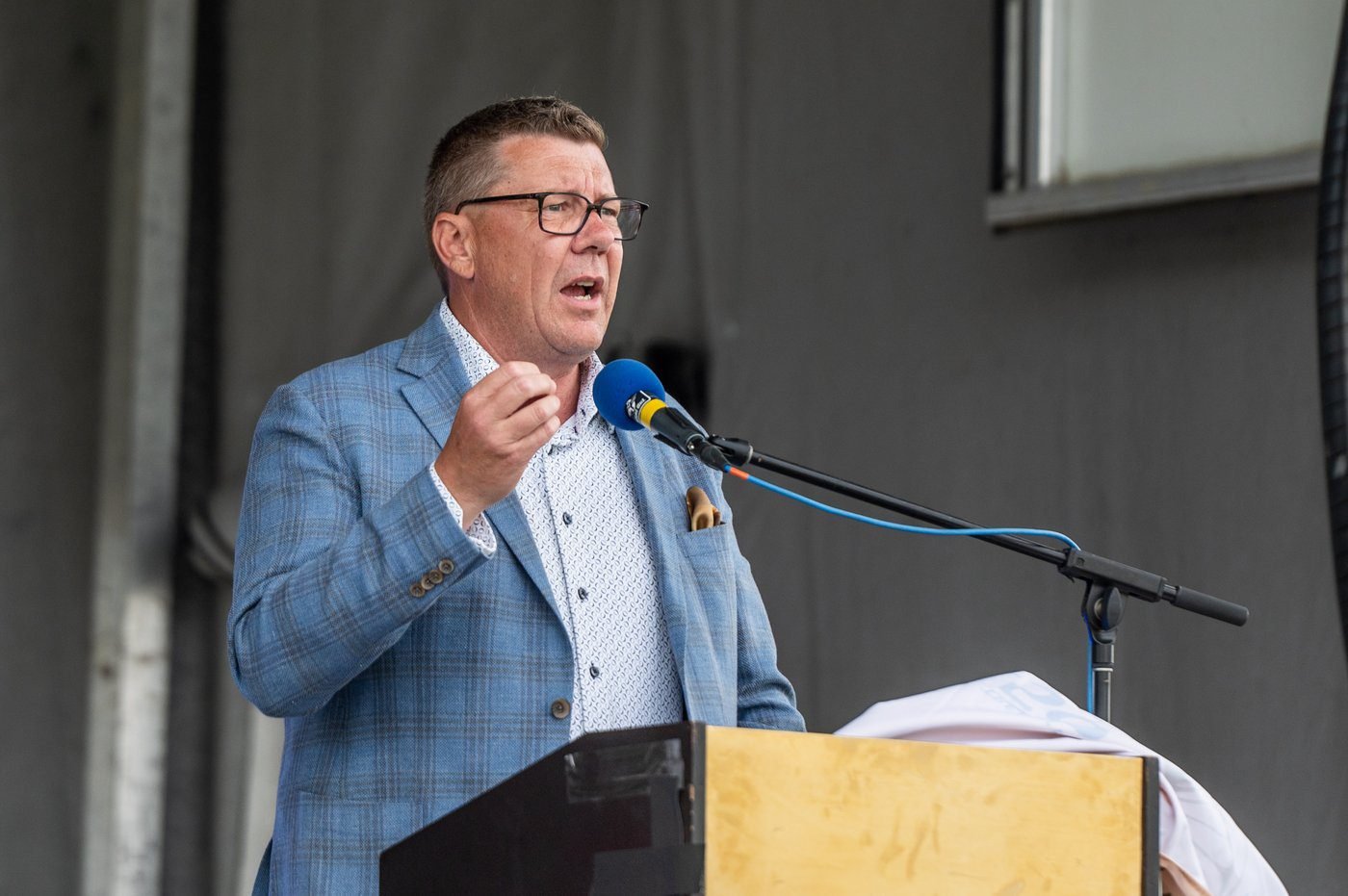 Opposition urges Premier Moe pull U.S. booze as cross-border tariff war spirals