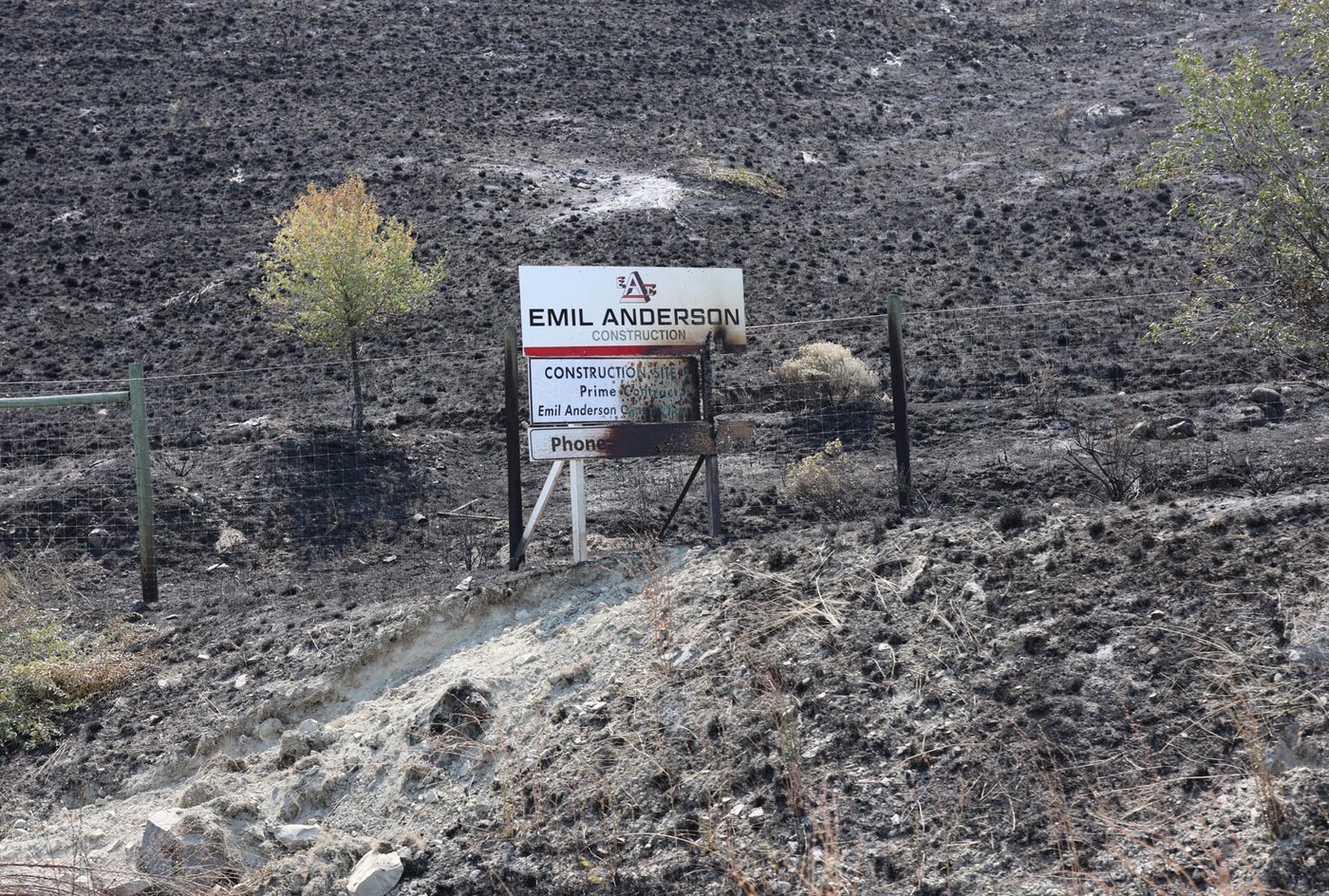 Fallen trees, bears are risks for B.C. wildfire evacuees returning home: officials