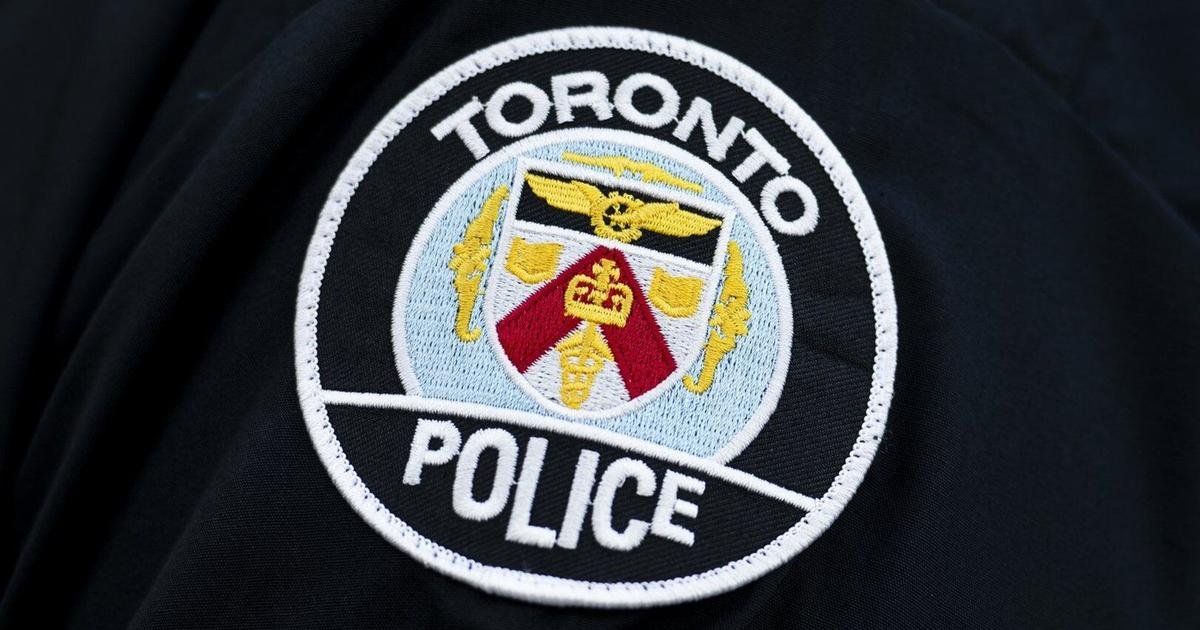 Pedestrian hit last week by Toronto streetcar dies from injuries