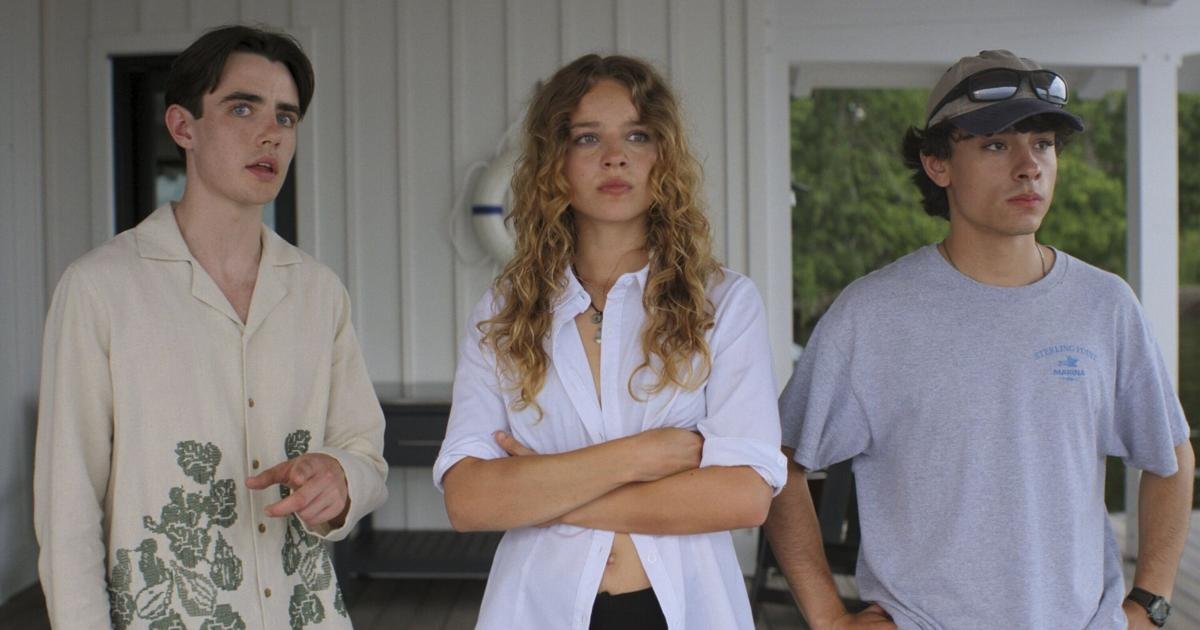 This Muskoka-set TV mystery series brings thrills and romance to Ontario cottage country
