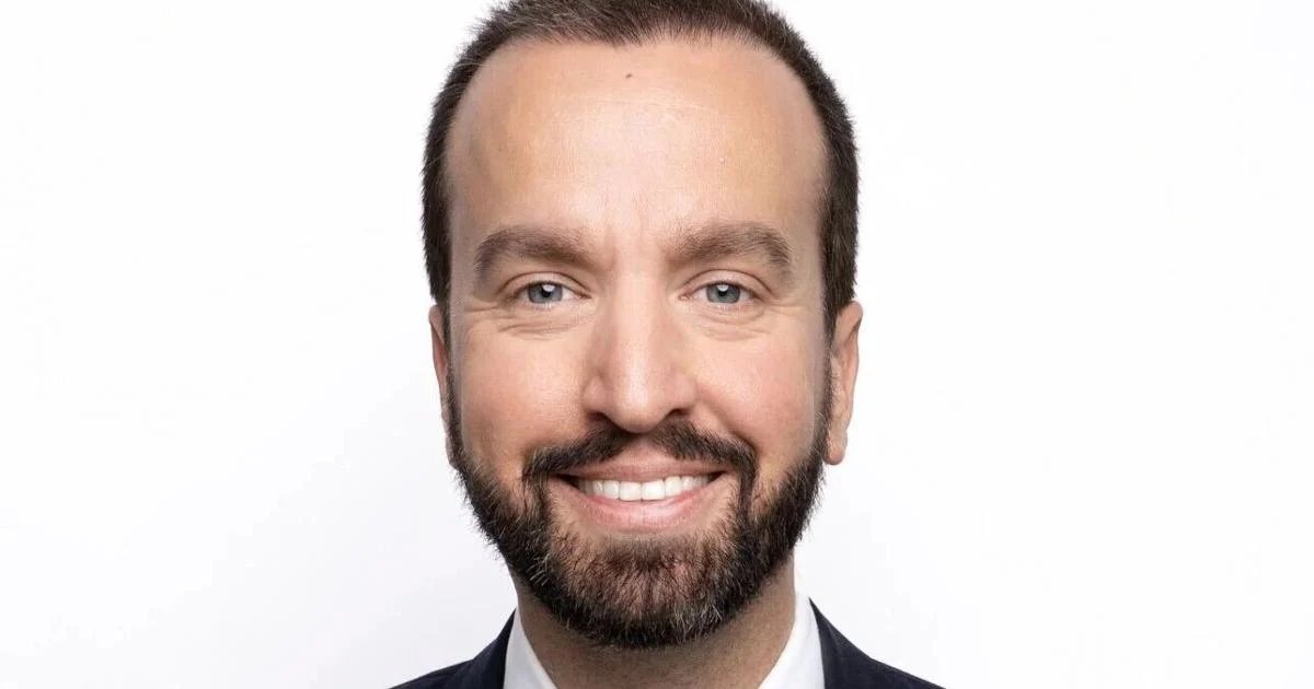 Liberal leadership hopeful drops out as race heats up