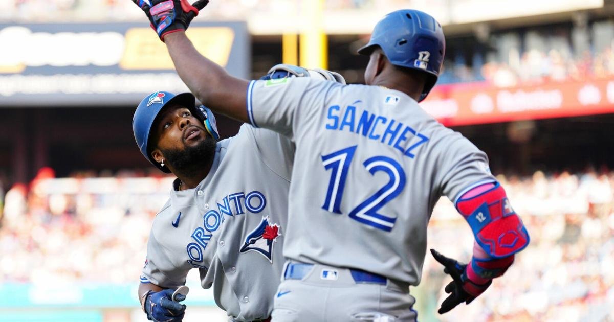 Blue Jays vs. Phillies: Vladimir Guerrero Jr. snaps homer drought, Toronto eyes sweep