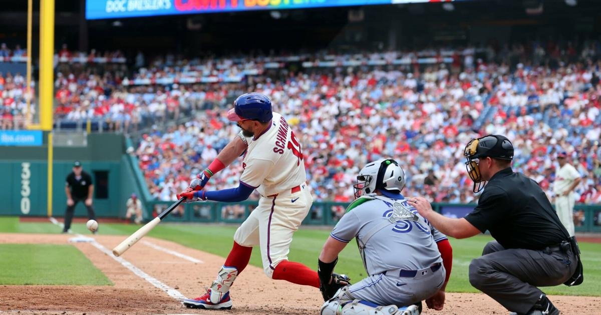 Blue Jays vs. Phillies: No sweep in Philly after Schwarbombs fly