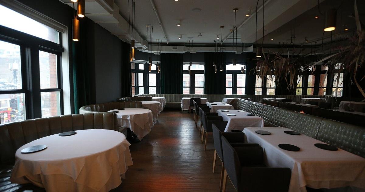 Too loud, too expensive: Star readers are trading restaurants for YouTube and cheap wine