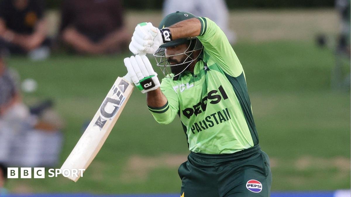 Tayyab Tahir: Pakistan international joins Nottinghamshire