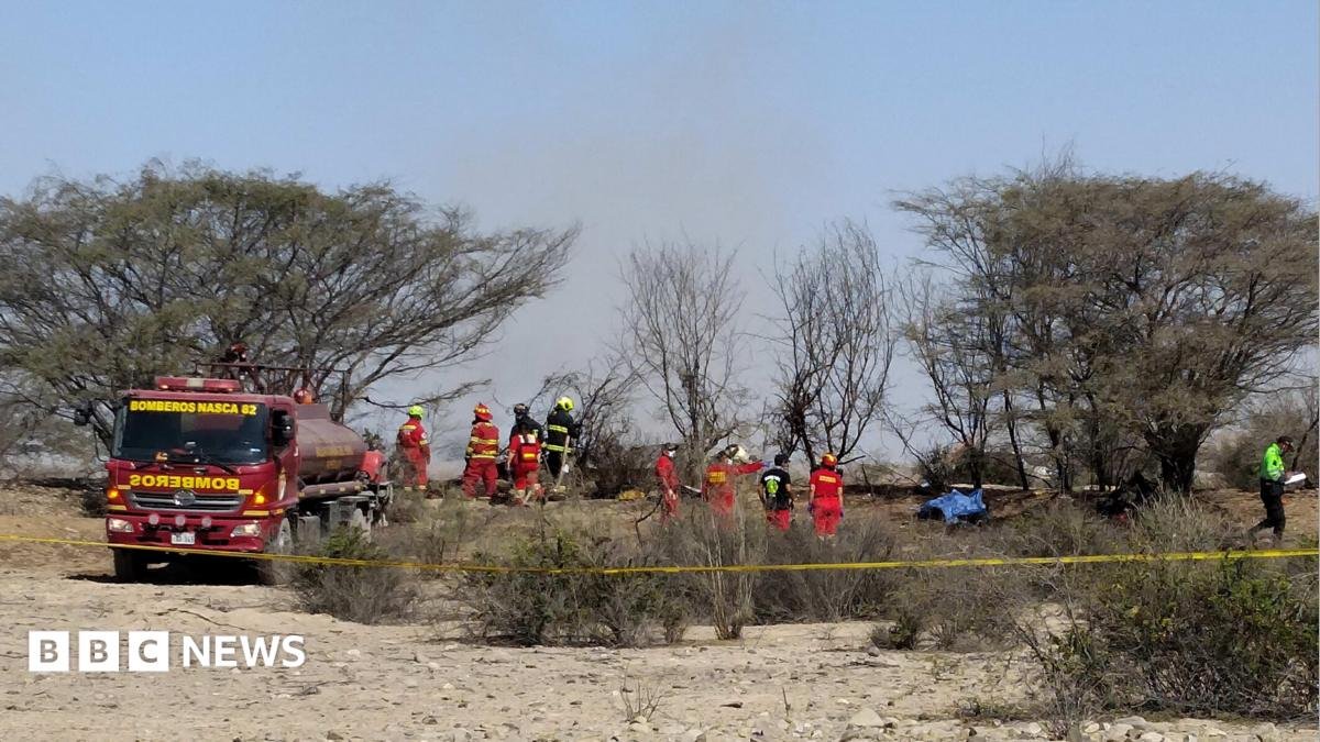 Tourist plane crashes in Peru, killing 13 on board