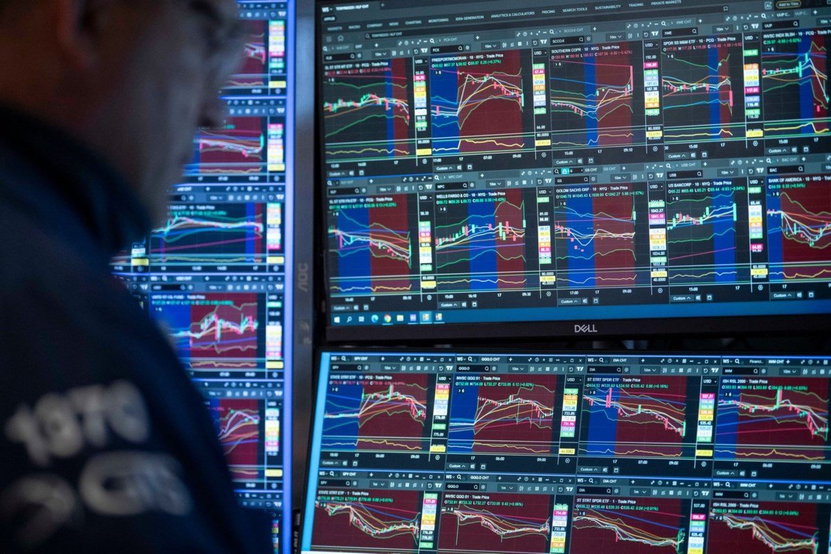 S&P/TSX composite up in late-morning trading, U.S. stock markets mixed