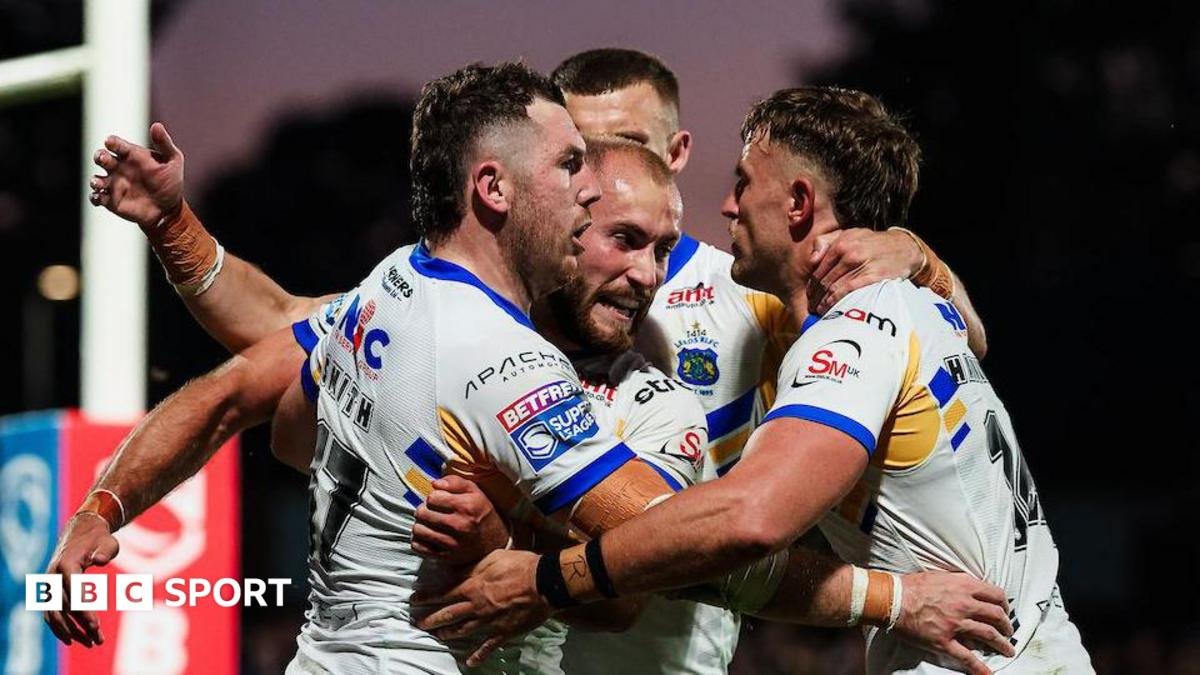 Super League: Wakefield Trinity 22-24 Leeds Rhinos – leaders fight back for late win