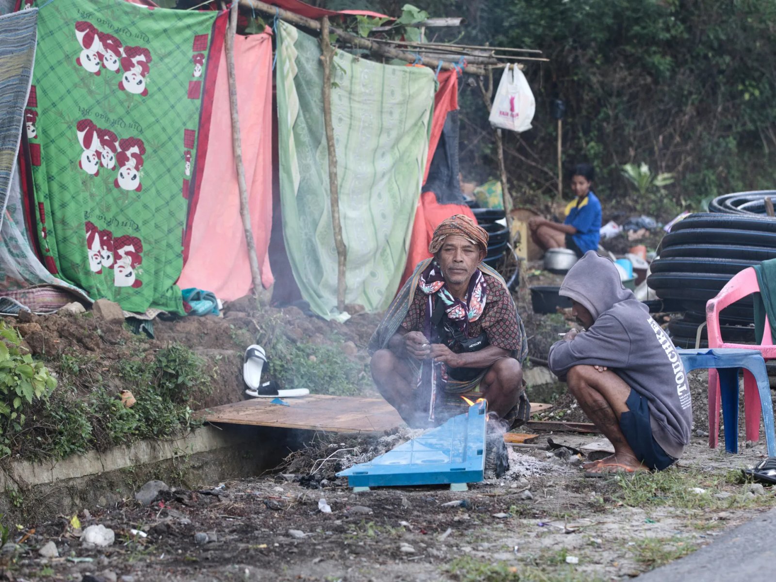Thousands await aid after deadly Indonesia quake as rescue work conducted | Earthquakes News