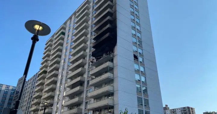 Four people, including 2 kids, sent to hospital after fire at Toronto highrise – Toronto