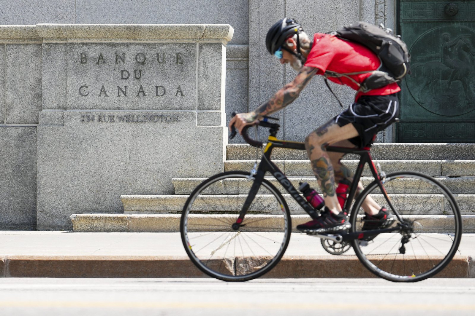 Bank of Canada set to grapple with renewed trade war pressures in rate decision