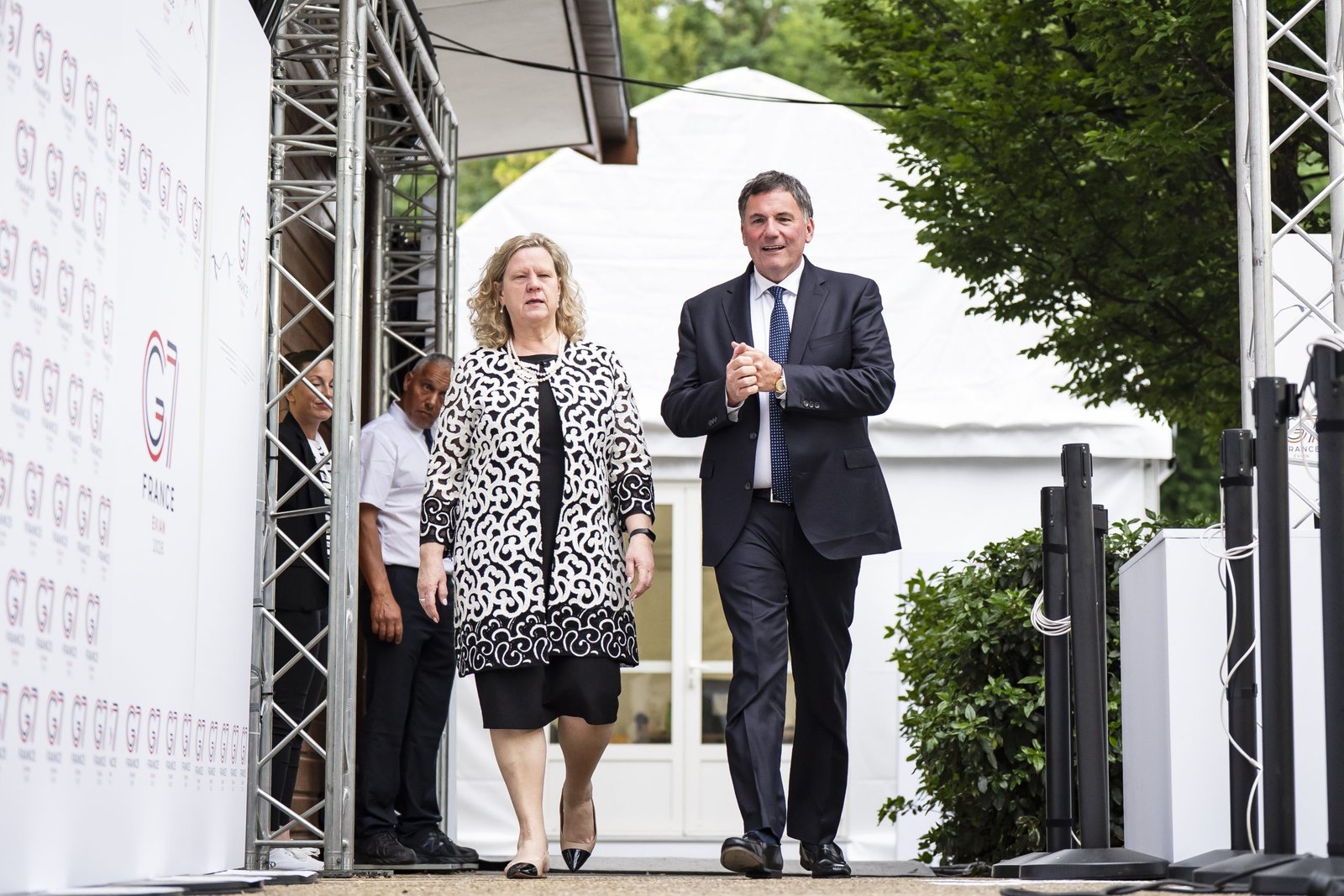 Conservatives tell Carney to show ‘backbone’ as trade team heads back to Washington