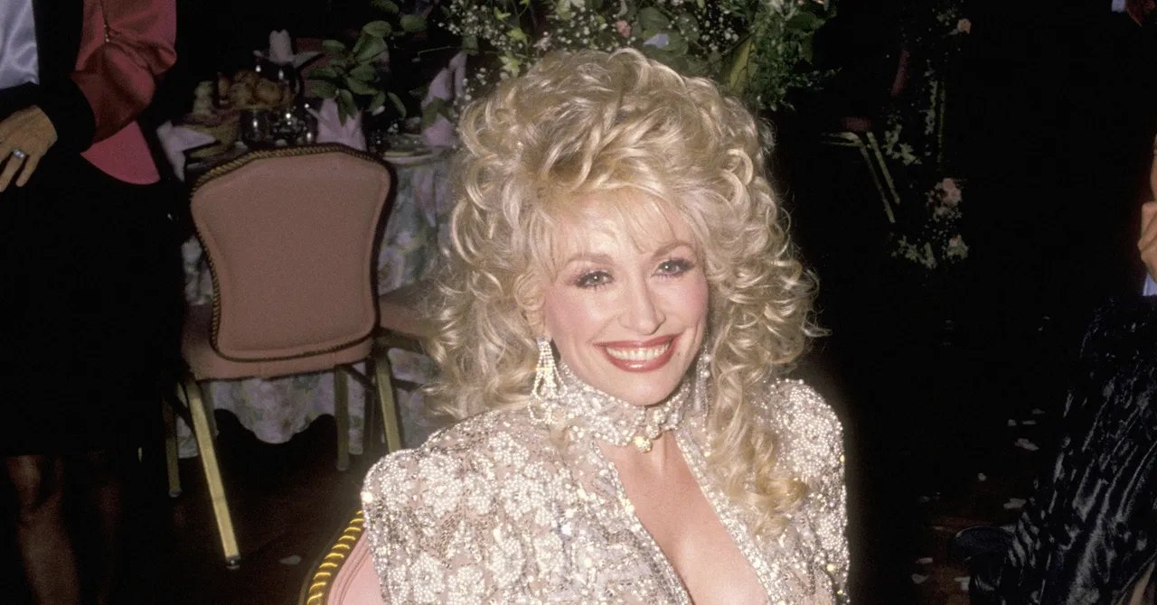 There Are So Many Conspiracy Theories About Dolly Parton and Vaccines
