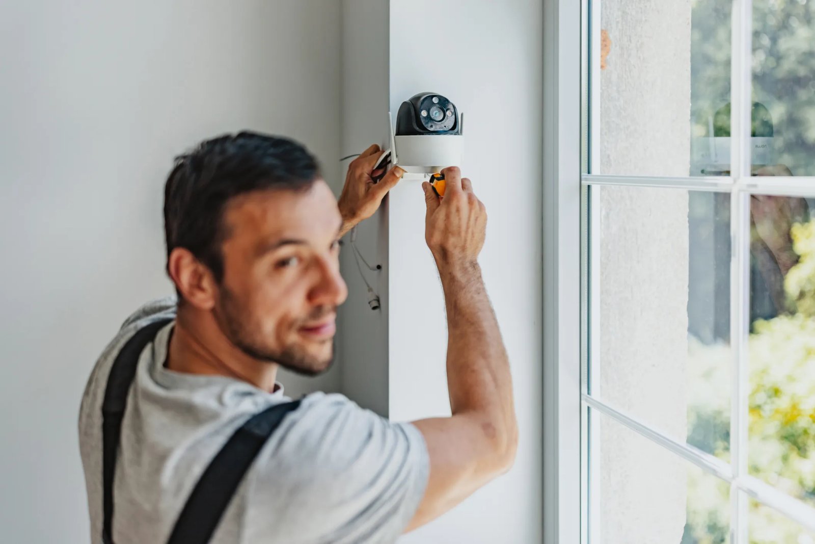 Our Research Shows How Just One Security Camera Cuts the Risk of Break-Ins