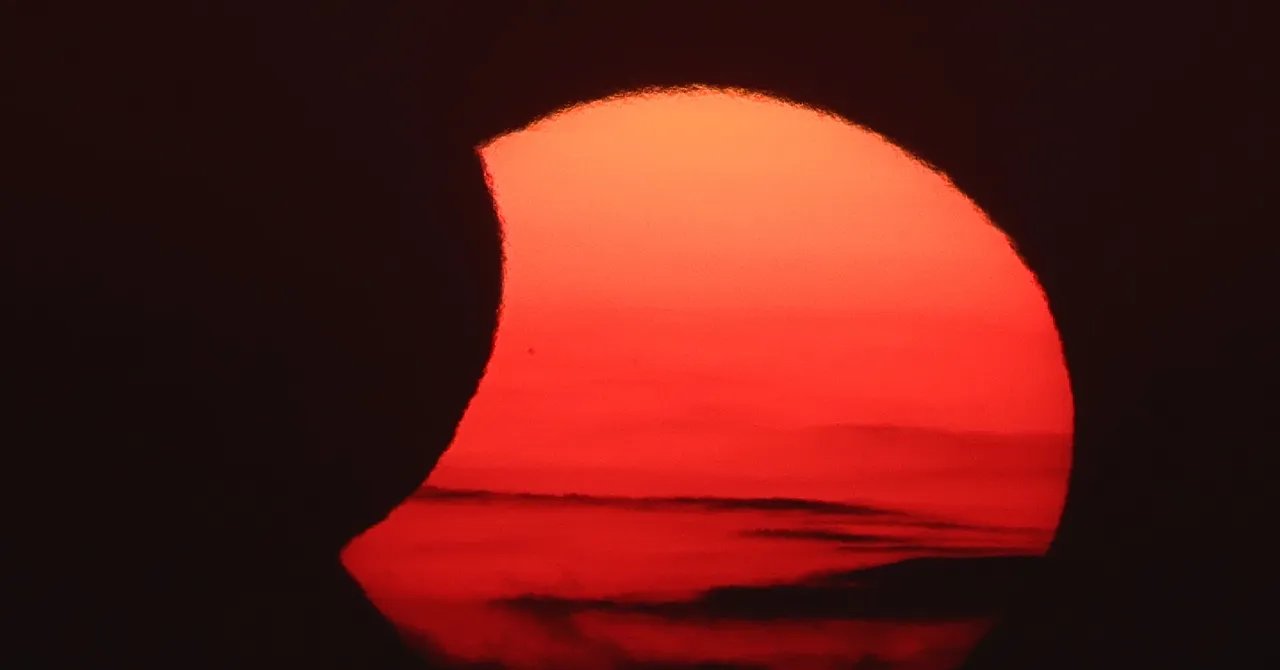 The Best Photos of the Big August Solar Eclipse