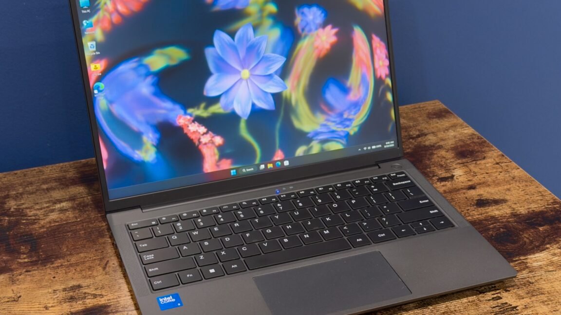 Review: Chuwi’s $449 Unibook laptop is a funhouse-mirror MacBook Neo