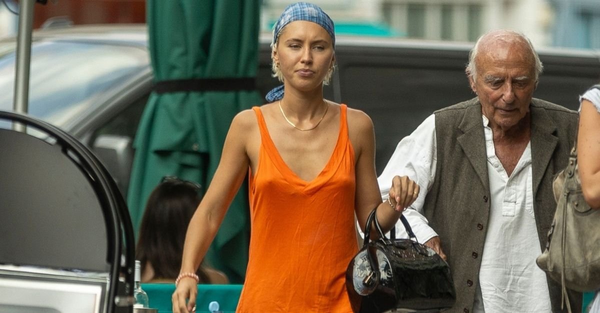 Iris Law Confirmed It: The Orange Colour Trend Will Take Off Next