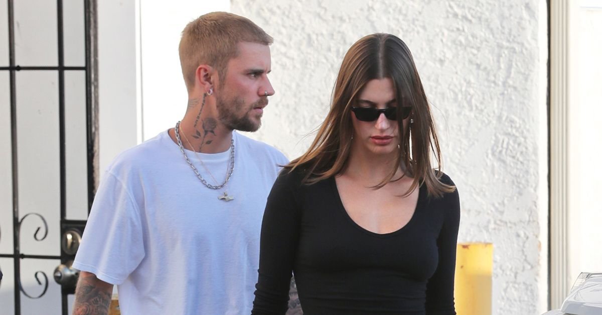 Hailey Bieber Wore the 2026 L.A.-Girl Summer-to-Fall Outfit