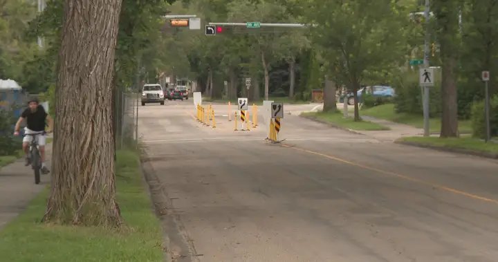 Another Edmonton bike lane draws varying opinions from community members – Edmonton