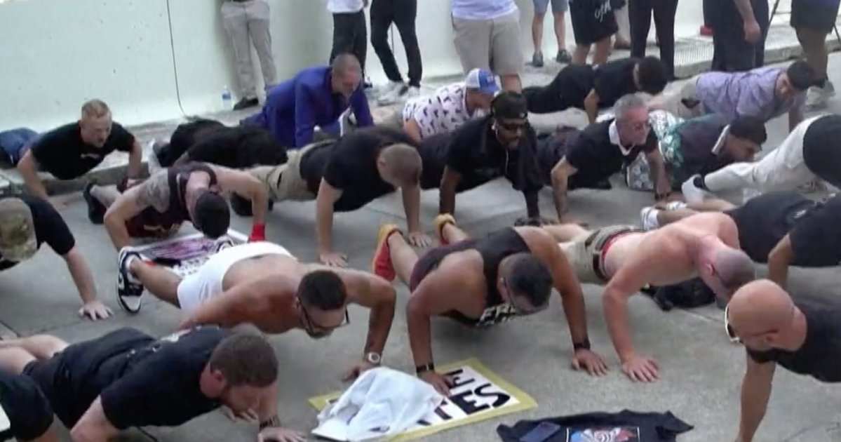 Tate supporters rally for brothers ahead of bail hearing in Miami | Newsfeed