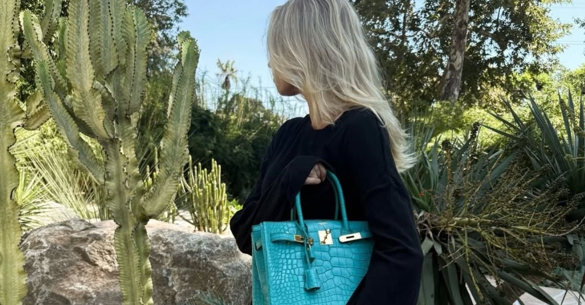 The Chicest Dressers Are Accessoriesing With the Turquoise Colour Trend