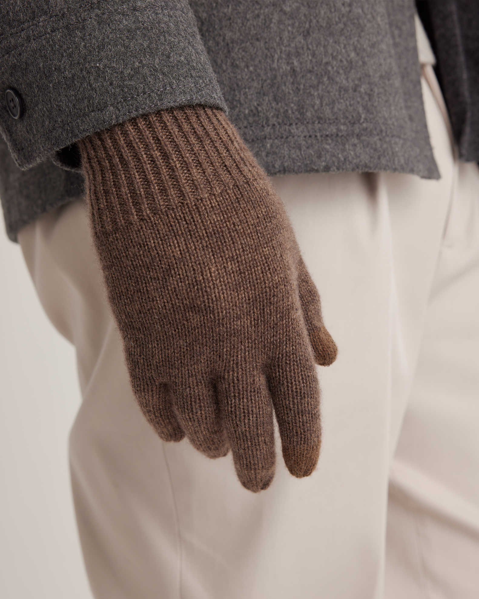 9 Sustainable Gloves For Winter (2026)
