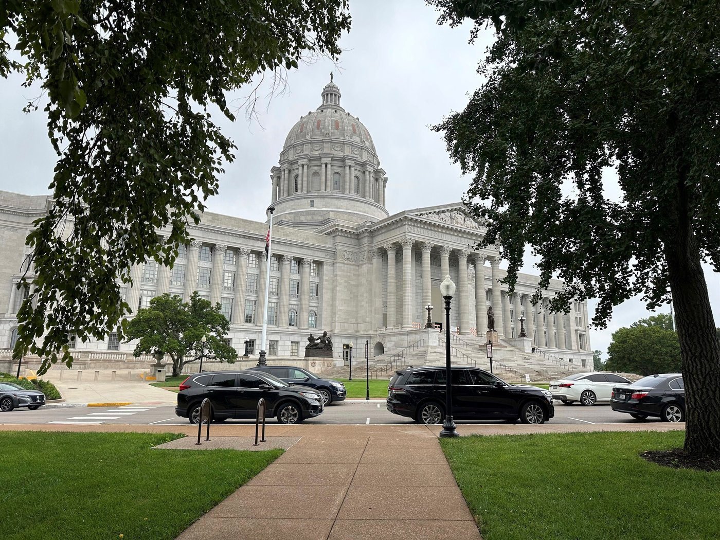 Former progressive Squad member Cori Bush attempts political comeback against Missouri US Rep. Bell