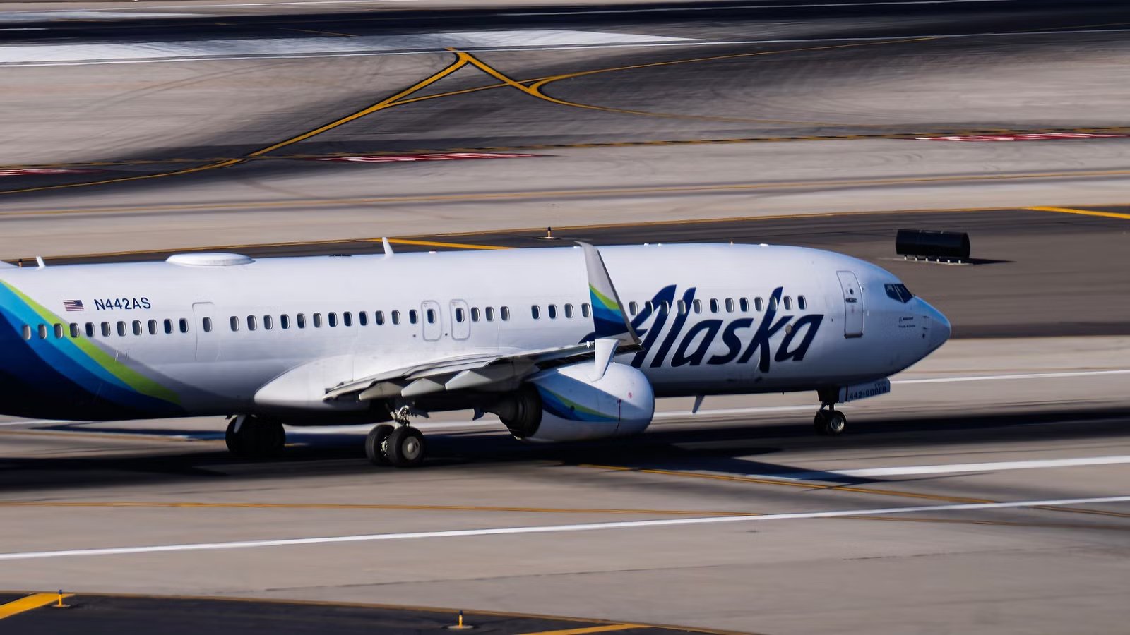 Alaska Airlines Boeing 737 Forced Into ‘Lockdown Protocol’ After Threat To Take Over Jet