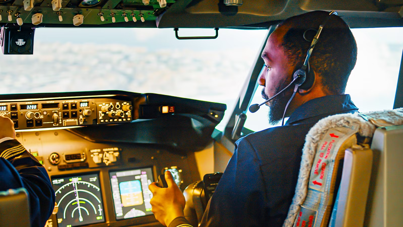 How Much Do American Pilots Make Compared To European Pilots In 2026?
