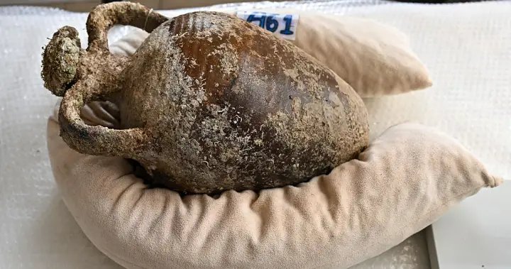 2,000-year-old Roman shipwreck carrying wine jars found off Sicilian coast – National