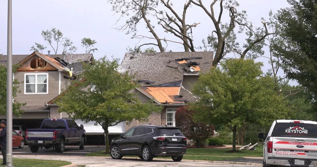 Powerful storms and suspected tornadoes slam Midwest, leaving nearly 1 million without power