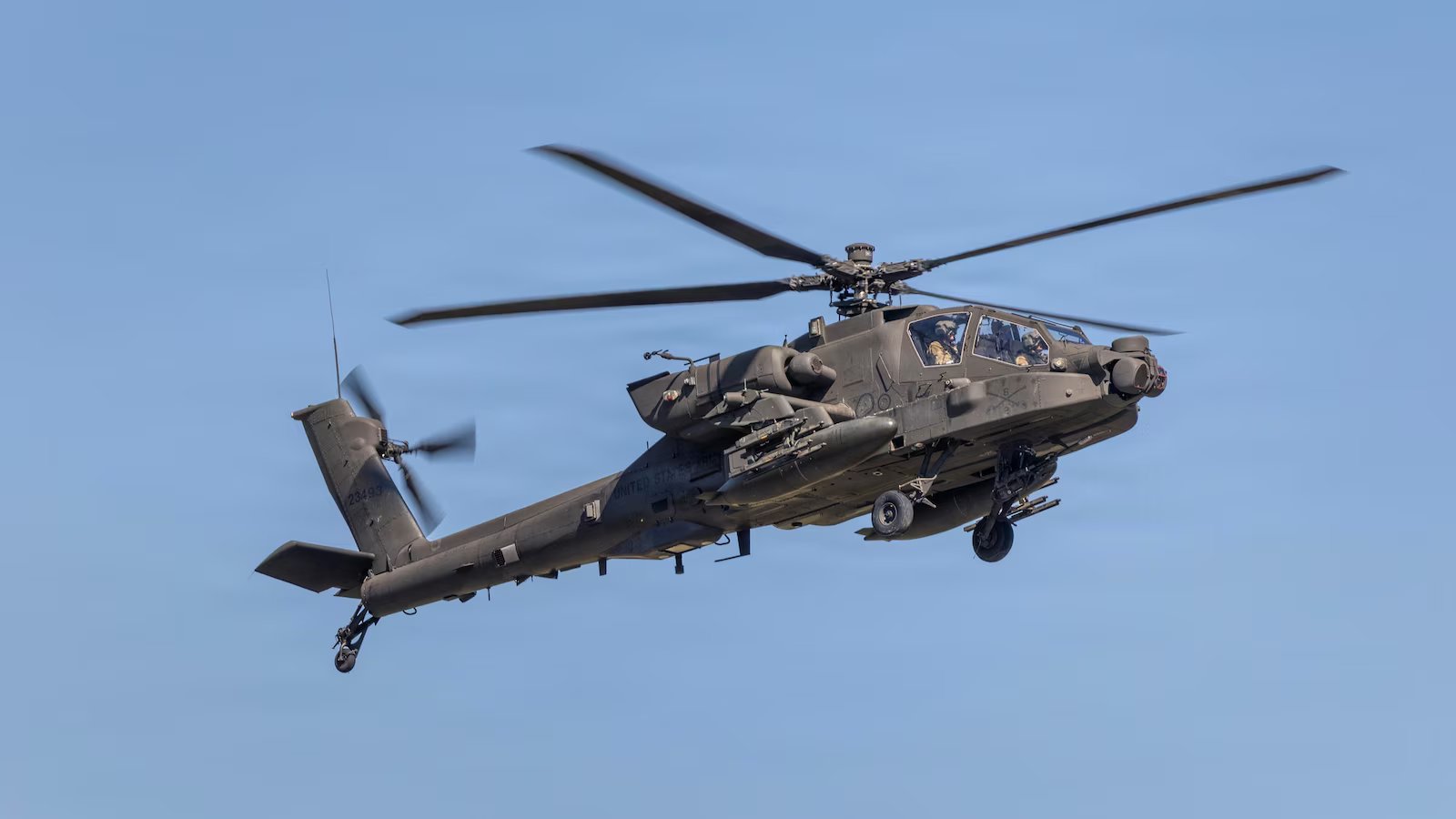 Army grounds all Apache helicopter flights