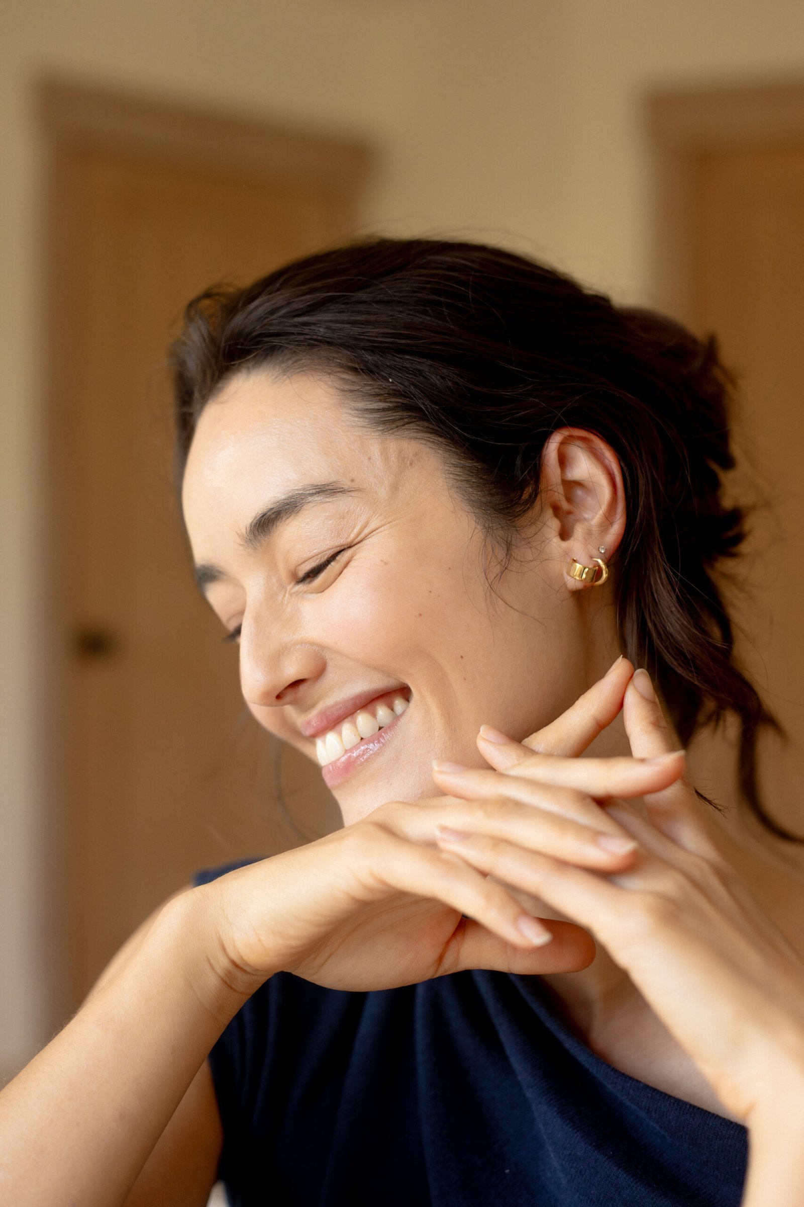 How To Avoid Awkwardness When Meeting Someone New