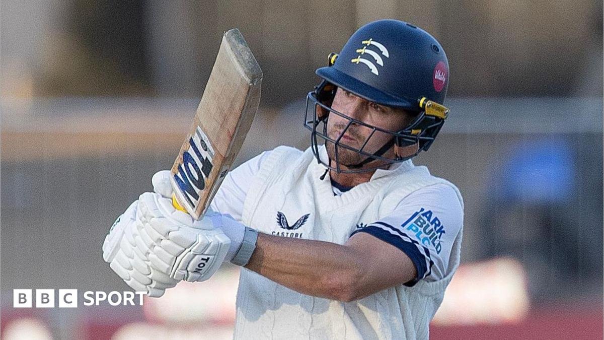 County Championship: Middlesex on back foot against Kent
