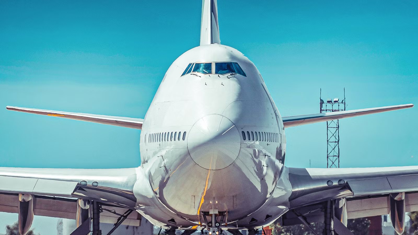 Is It True That The Boeing 747’s Iconic Hump Came To Exist By Accident?