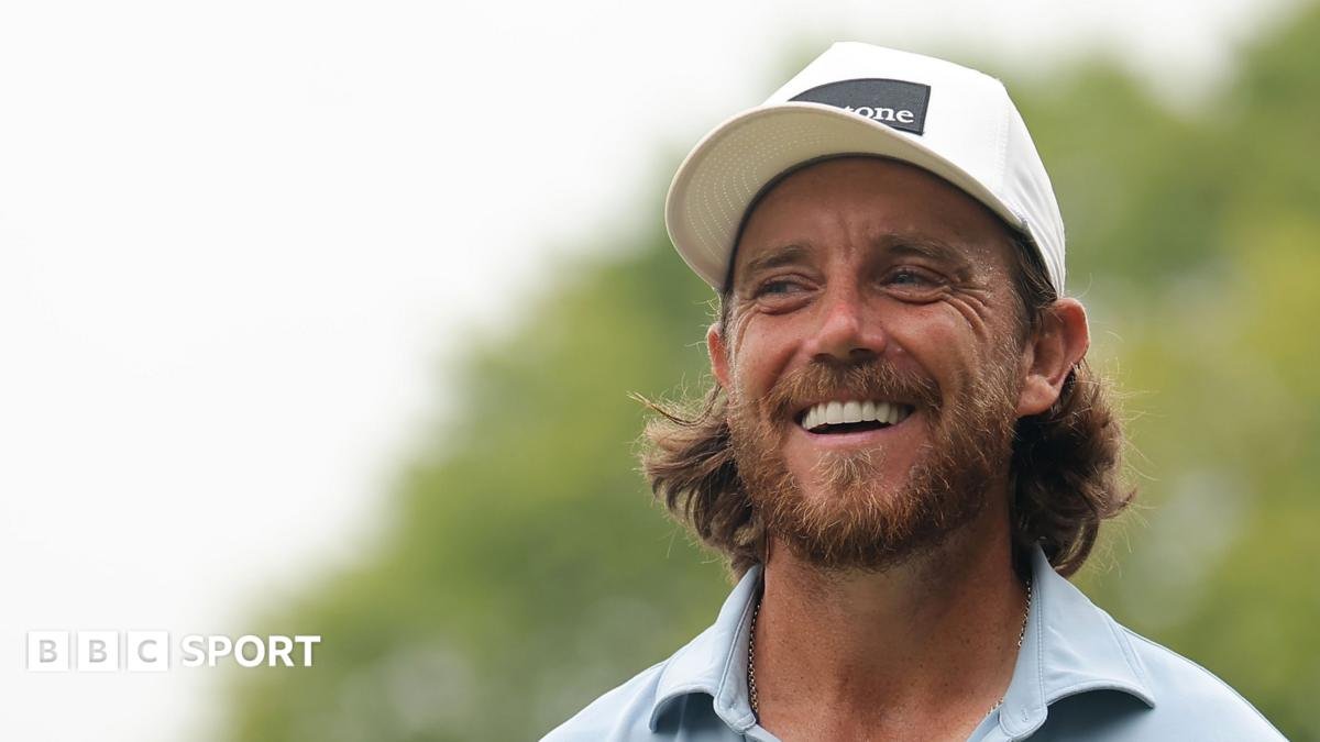 Tour Championship: Min Woo Lee leads with Tommy Fleetwood in contention