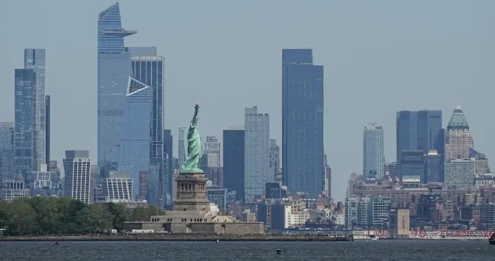 Captain charged after boat capsizes in New York, killing woman and baby – National